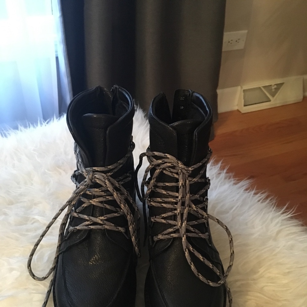 Stuart Weitzman Suede Booties. Size 8 - image 4